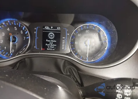 2020 Chrysler Pacifica Touring L z USA, uszkodzony, nr VIN 2C4RC1BG0LR106361